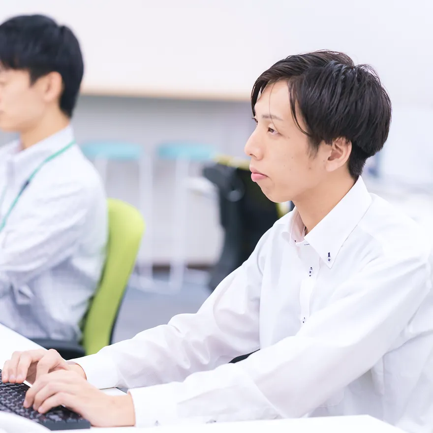 システム部（開発担当）のイメージ02